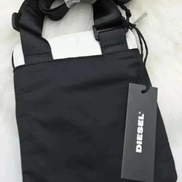 2 Diesel Black Discover Me Messenger Bag - Picture 5 of 12